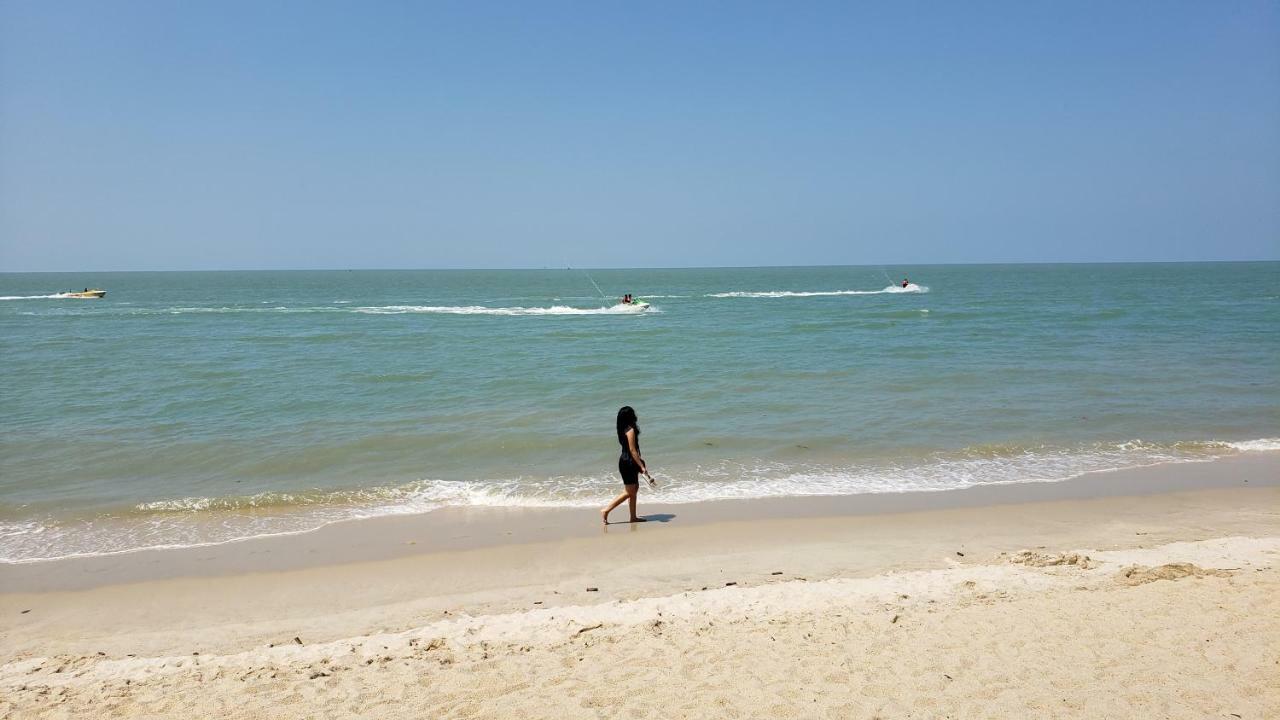 By The Sea Beach Luxury Resort - Batu Ferringhi Exterior foto